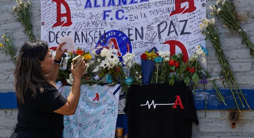 Salvador: lefújták a bajnokságot a hétvégi stadionkatasztrófa miatt