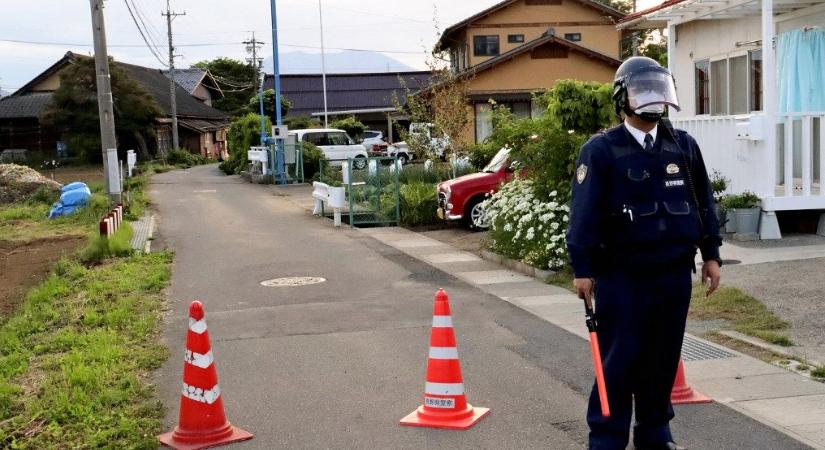 Három embert megölt Japánban egy utcai ámokfutó