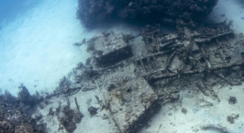 Több száz éves, rakománnyal teli hajókra bukkantak