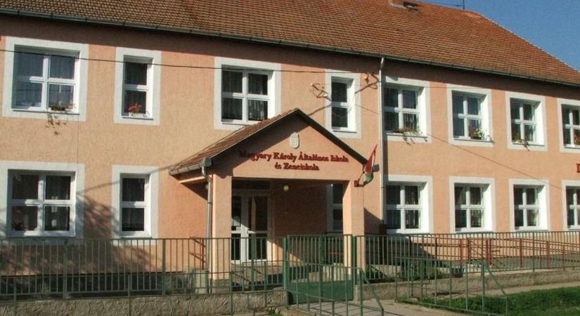 Betört a kerecsendi általános iskolába, aztán a helyi házakat is célba vette