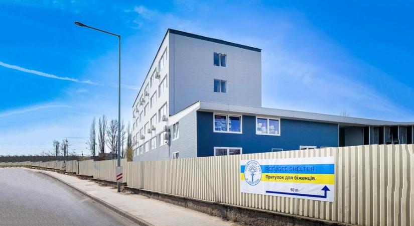 Mégsem zár be a Madridi úti menekültszállás
