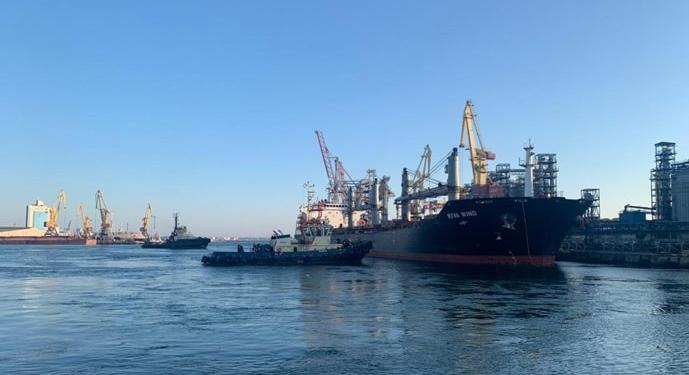 Meghaladta az egymilliárd dollárt a „gabonafolyosó” keretében el nem indított hajók miatti veszteség