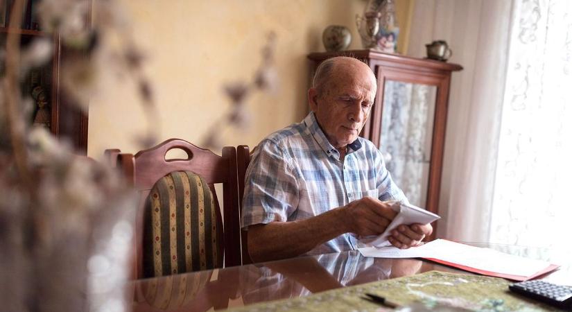 Nyugdíjkorrekció: tisztázta a Pénzügyminisztérium – januártól visszamenőleg hajtatják végre, de csak egy feltétellel