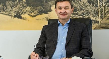 Kirúgta Szekszárd fideszes polgármesterét a képviselő-testület