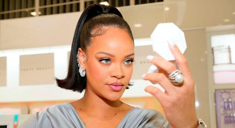 Rihanna lábgyűrűje többet ér, mint egy belvárosi lakás