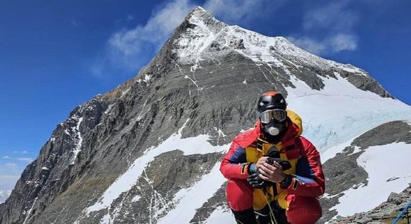 Tizenkettőre emelkedett az idei mászószezon halálos áldozatainak a száma az Everesten