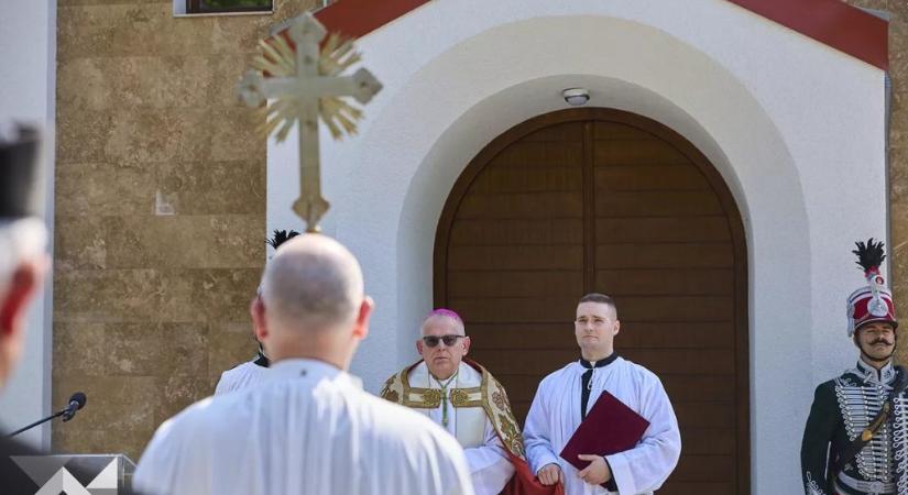 Kápolnát szenteltek a vásárhelyi laktanyában