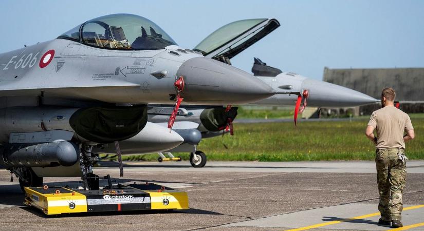 Holland F-16-osokat kaphat Ukrajna