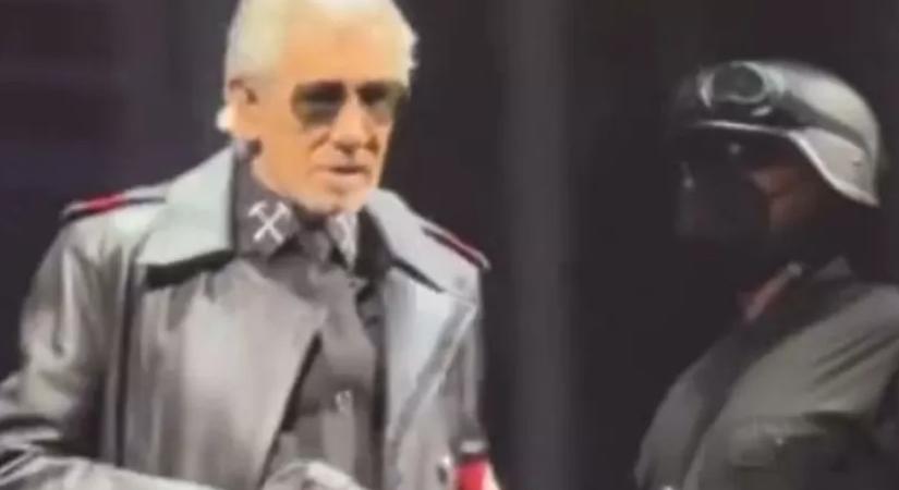 Nyomoz a német rendőrség Roger Waters ellen, miután náci uniformisra hajazó ruhában lépett fel Berlinben