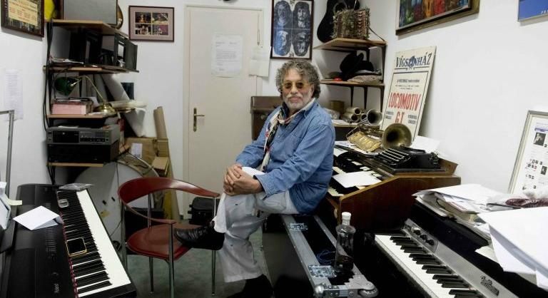 “Van valami a zenélésben, ami kell az élethez” – Presser Gábor 75 éves