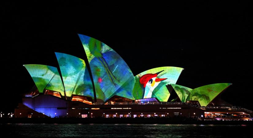 Lenyűgöző fényinstallációk és 3D-s fényfestések díszítik Sydney városát - képek