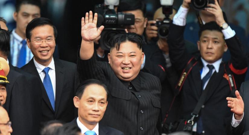 A japán kormányfő tárgyalna az észak-koreai diktátorral
