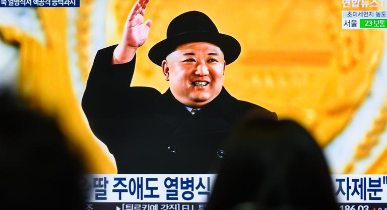 Elrabolt japánokról tárgyalni Kim Dzsongunnal a japán kormányfő k