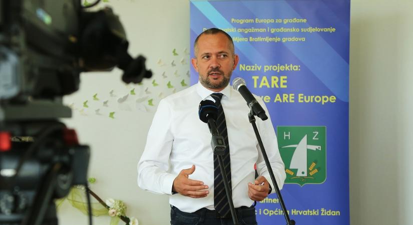Gyopáros Alpár: a falvak írják a Magyar falu programot