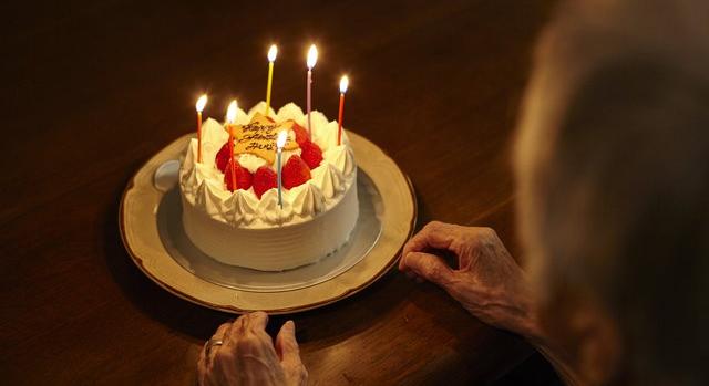 „Jó szex és jó sherry” – ez a titka a hosszú, boldog életnek a 102 éves néni szerint