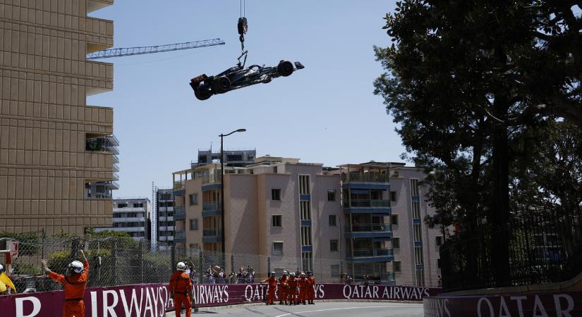 Elképesztő tűzijáték Monacóban, Verstappen dodzsemezve a pole-ban