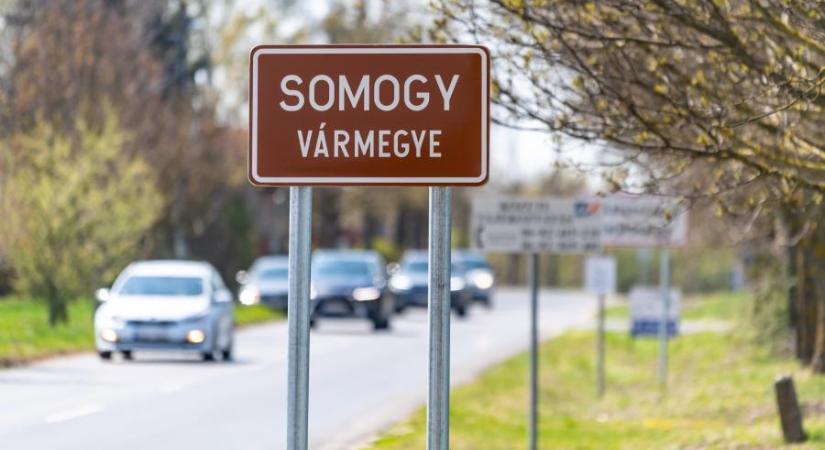 Fél év után is titkolják, mennyibe került átnevezni Magyarország megyéit