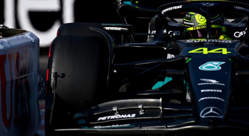 F1: Hamilton döntése hátráltatta a Mercedest