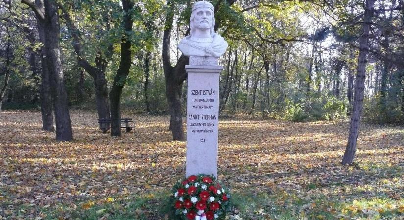 Szent István szobránál ünneplik a nemzeti összetartozás napját Ausztriában