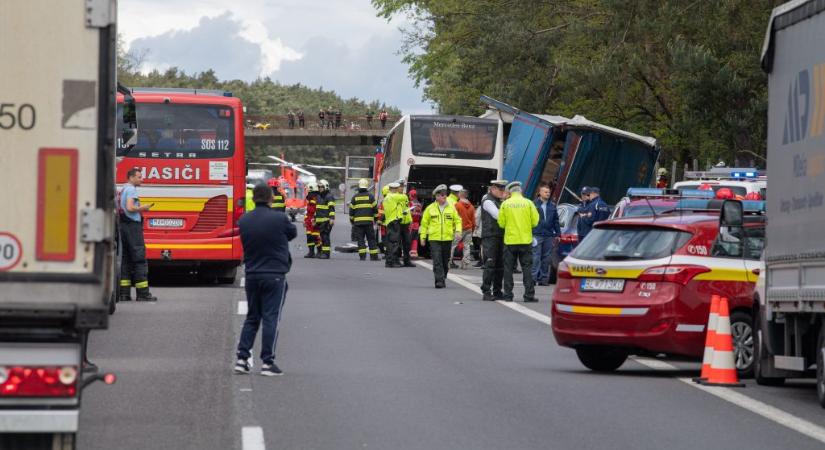 Szlovákiai buszbaleset: három sebesült még mindig életveszélyben van