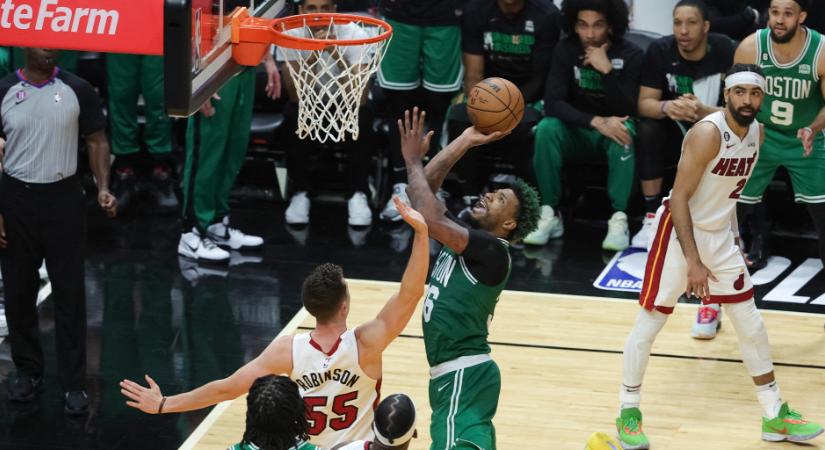 Elképesztő dráma: dúdaszós kosárral tartotta életben NBA-döntős álmait a Boston - videó