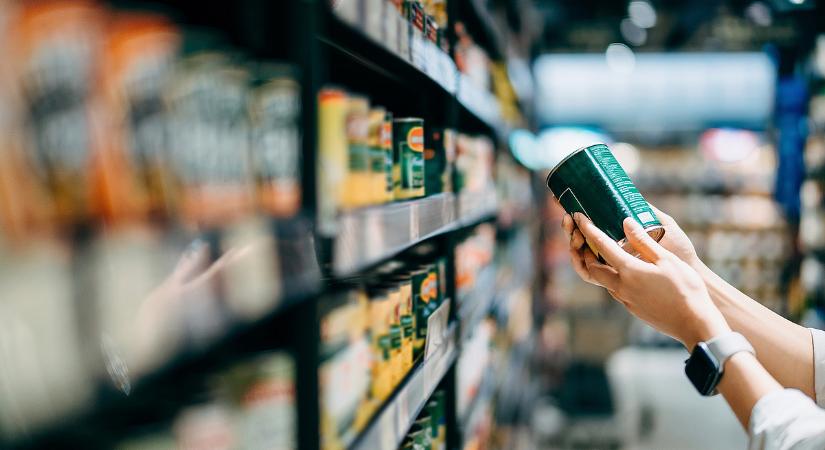 Önkéntes élelmiszer-árkorlát bevezetéséről tárgyal a brit kormány a szupermarketekkel