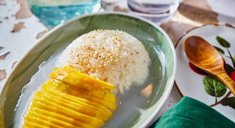 Mangós ragacsos rizs