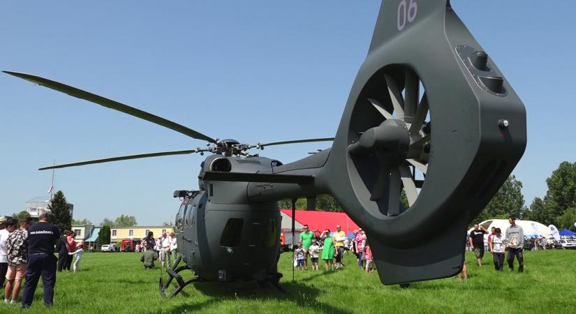 Bemutatták a magyar légierő legmodernebb helikopterét