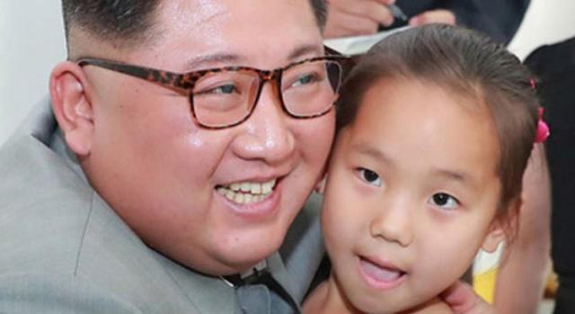 Az USA szerint életfogytiglani börtönre ítéltek egy kétéves kislányt Észak-Koreában, mert egy Bibliát találtak nála