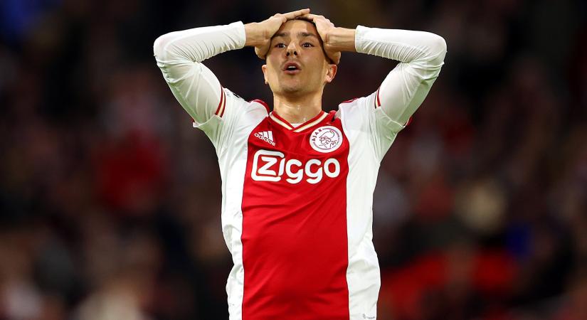 Behúzott egy óriásit az egyik szurkolónak az Ajax futballistája