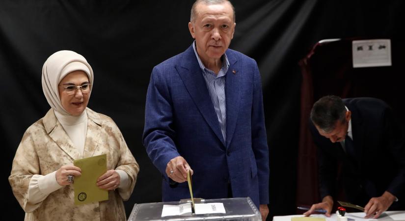 Erdoğan: Nyert a demokrácia