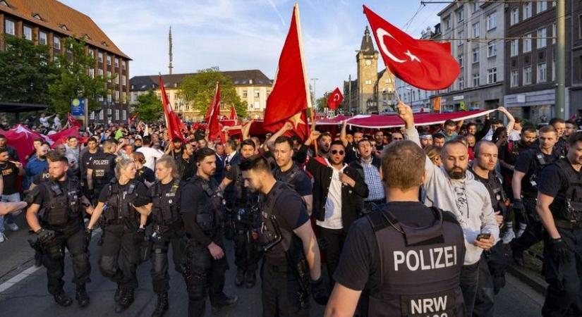 Így tiszteli az EU a demokratikus választásokat: Manfred Weber szerint véget kell vetni a török EU-csatlakozási folyamatnak