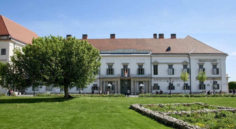 Itt a Sándor-palota válasza a román tiltakozásra
