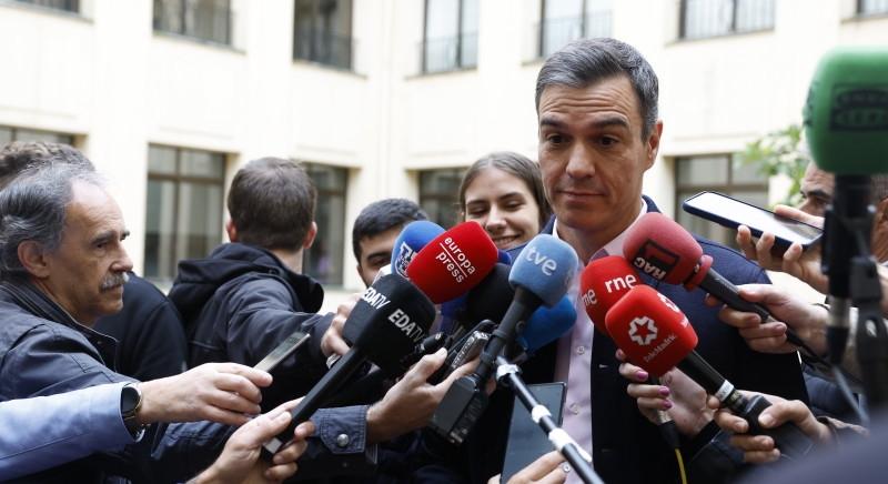 Előrehozott parlamenti választásokat jelentett be a spanyol kormányfő