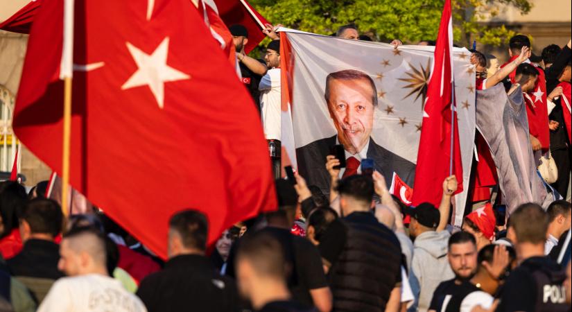 Kudarcot vallott a törökök integrációja Németországban, írta Erdoğan győzelme után egy német miniszter