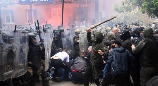 Honvédség: Hét magyar katona súlyosan megsérült a koszovói tömegoszlatásban