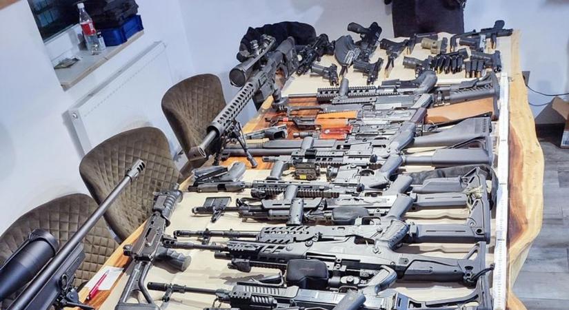 Ukrajnából származó fegyvereket használhatnak a francia bűnbandák