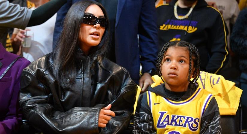 Kim Kardashian minden évben ugyanazt a szülinapi ajándékot adja mind a négy gyerekének
