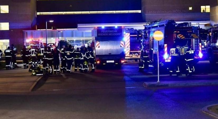 Tragédia Alsó-Ausztriában: hárman haltak a Bécs melletti kórháztűzben – fotók a mentésről
