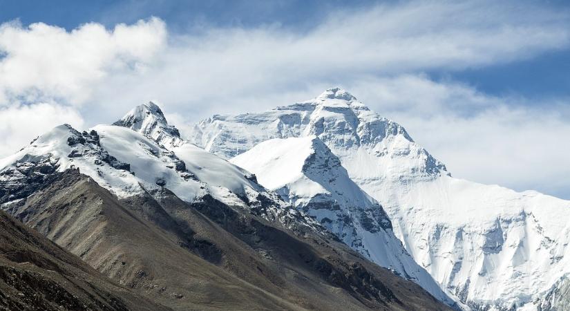 Ennyibe kerül lehozni egy holttestet a Mount Everestről