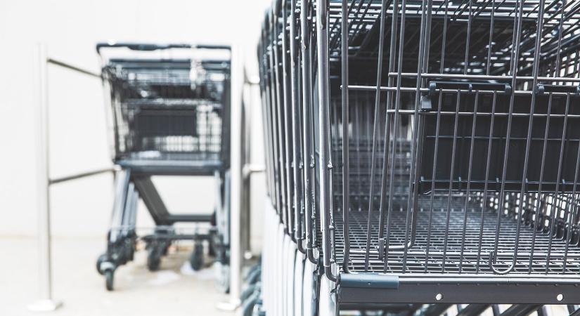 Felső élelmiszer-árkorlát önkéntes alkalmazásáról tárgyal a brit kormány a szupermarketekkel
