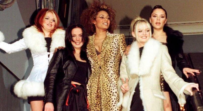 Félmeztelenül ünnepelt a Spice Girls énekesnője