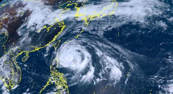 Több ezer embert telepítettek ki a Fülöp-szigetek északi részén a Mawar ciklon miatt