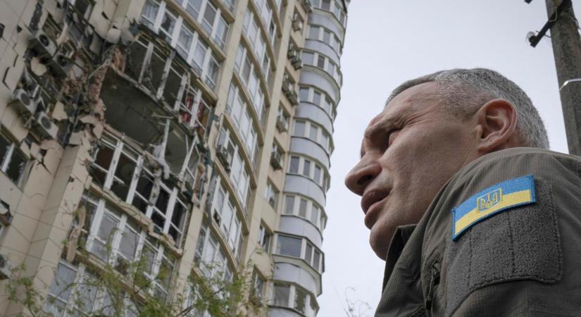 Klicsko: Tizenkét lakásban okozott kárt a Kijevet ért orosz légi csapás