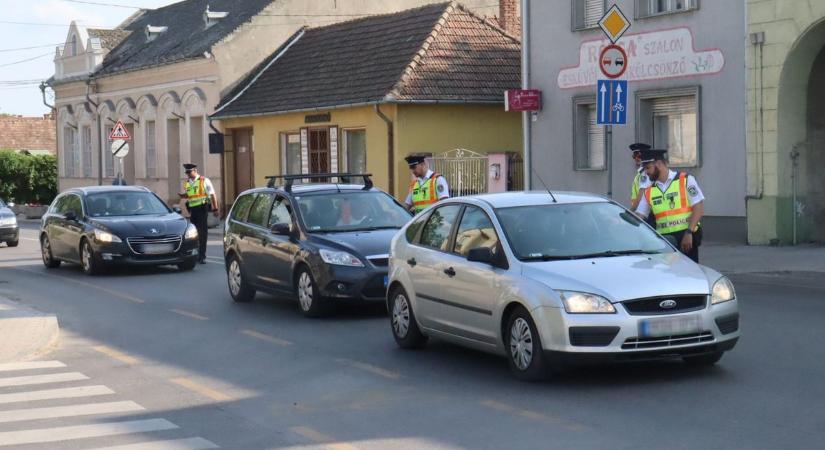 A Fejér vármegyei rendőrök közel 4000 járművet ellenőriztek