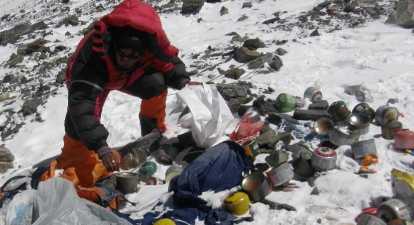 Suhajda Szilárdot is zavarta az elképesztő szemétdomb a Mount Everesten - képek, videó