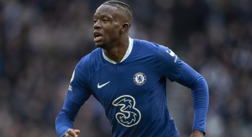 A Chelsea edzője újabb játékossal közölte, hogy nem számít rá