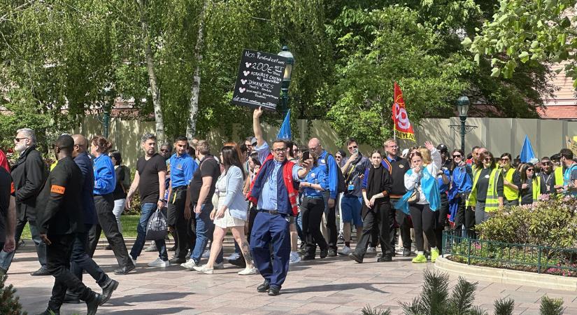 Ezren sztrájkolnak fizetésemelésért a párizsi Disneylandben