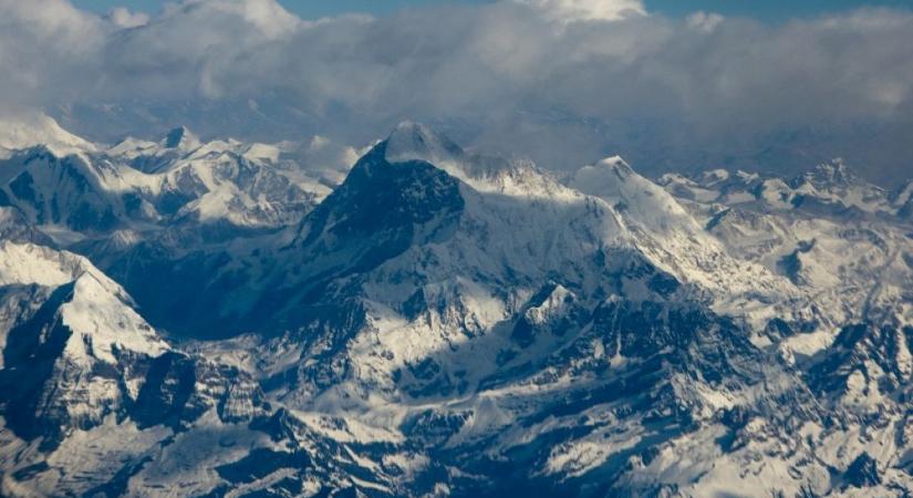 The Guardian: A szakértők tudni vélik mi okozhatja a sok tragédiát a Mount Everesten