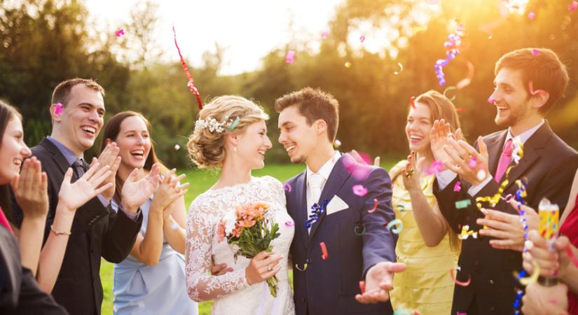 4 dolog, amit sosem szabad viselni egy esküvőn